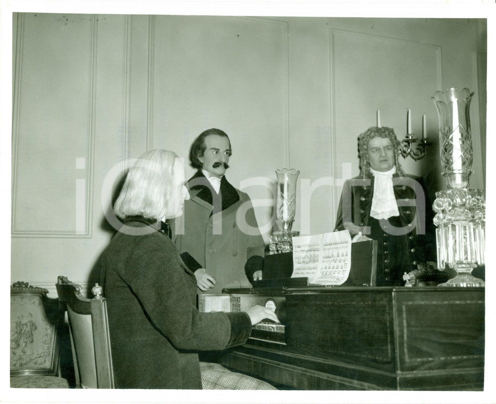 Fotografia d epoca originale 1955 ca ST. AUGUSTINE, FLORIDA USA Potter s Wax Museum LISZT BACH STRAUSS 1