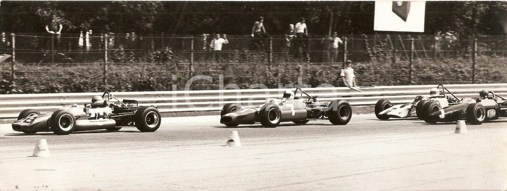 Fotografia d epoca originale 1970 ca AUTOMOBILISMO Pilota BERTONI guida auto JOLLY CLUB Foto 1