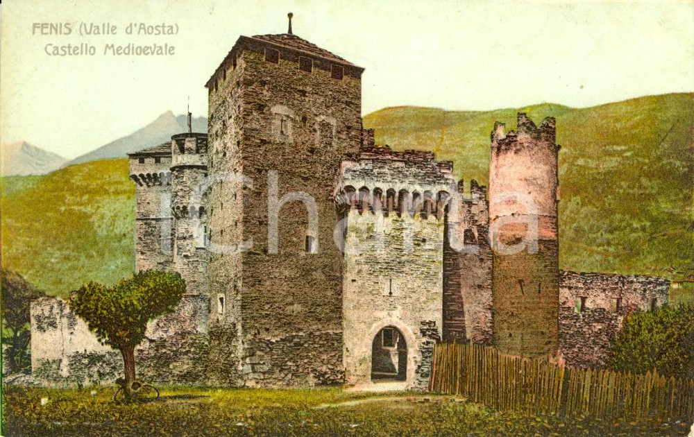 Cartolina originale da collezione 1920 ca FENIS AO Veduta esterna del castello medievale Cartolina FP NV 1