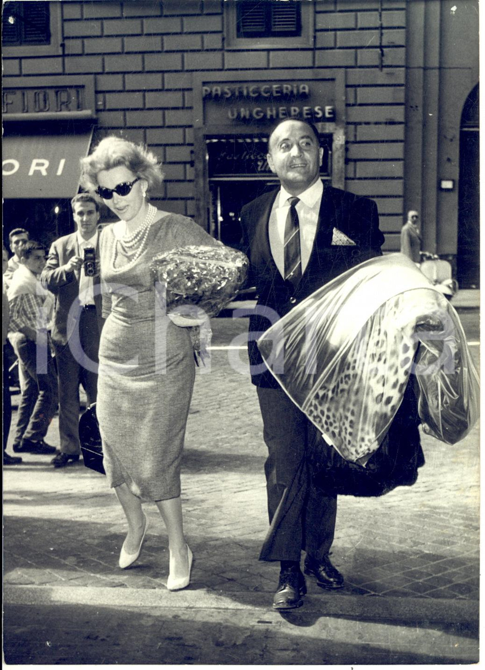 1958 ROMA Arrivo di Zsa Zsa GABOR per le riprese di un film - Foto 13x18 cm