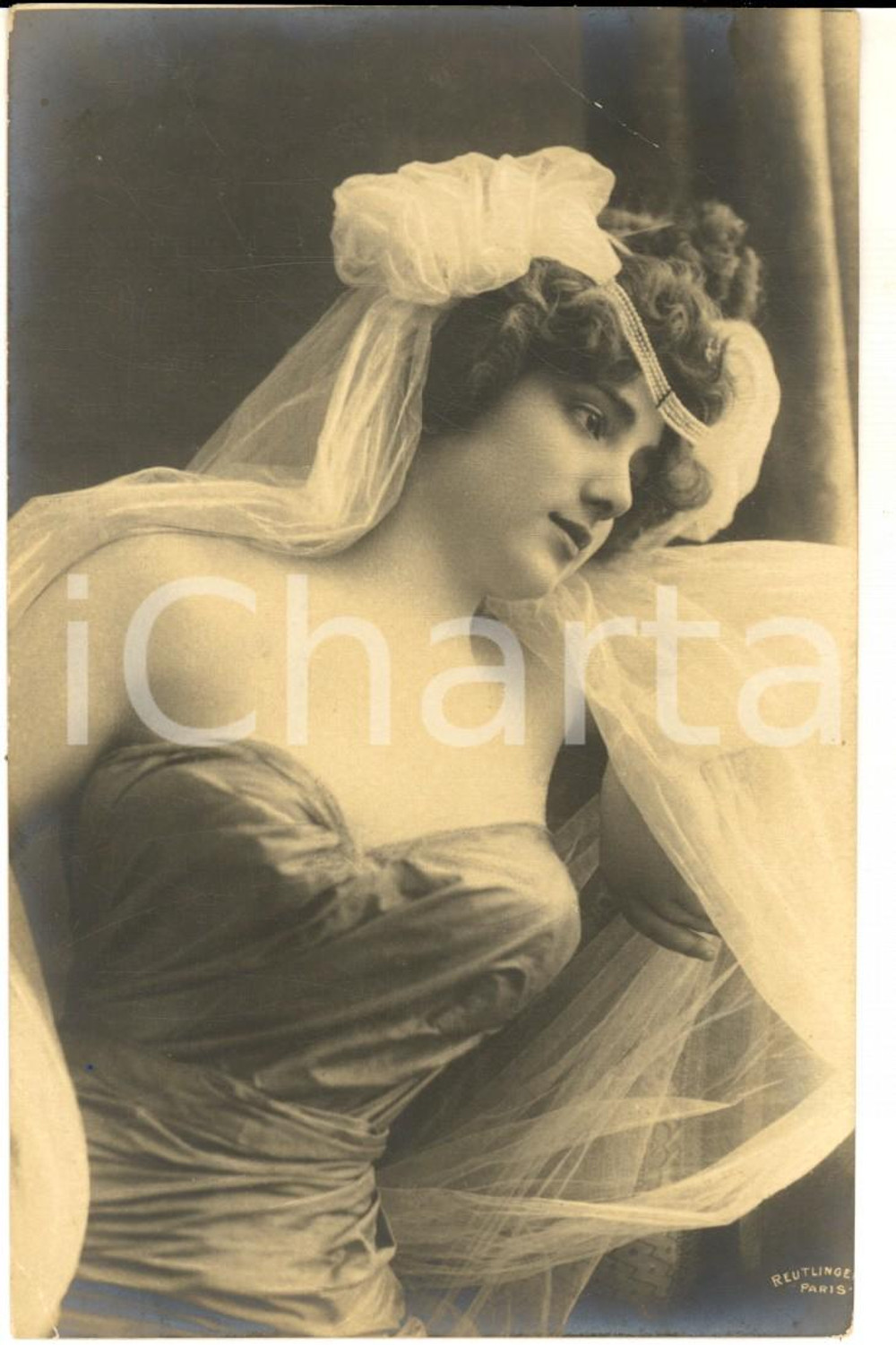 Cartolina originale da collezione 1905 ca Ritratto di attrice con velo trasparente Cartolina VINTAGE REUTLINGER 1