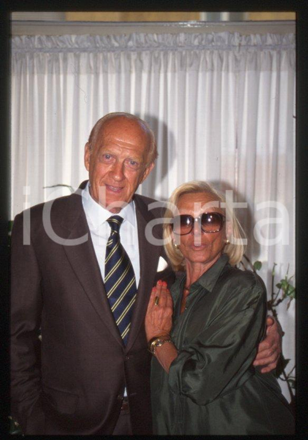 Fotografia d epoca originale 1996 MILANO Raimondo VIANELLO Sandra MONDAINI 35mm vintage slide 2 1