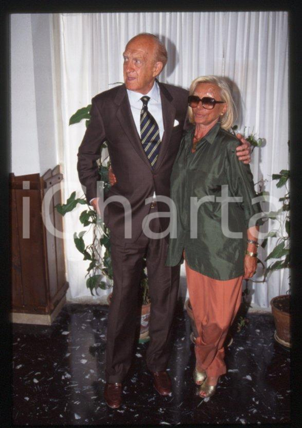 Fotografia d epoca originale 1996 MILANO Raimondo VIANELLO Sandra MONDAINI 35mm vintage slide 9 1