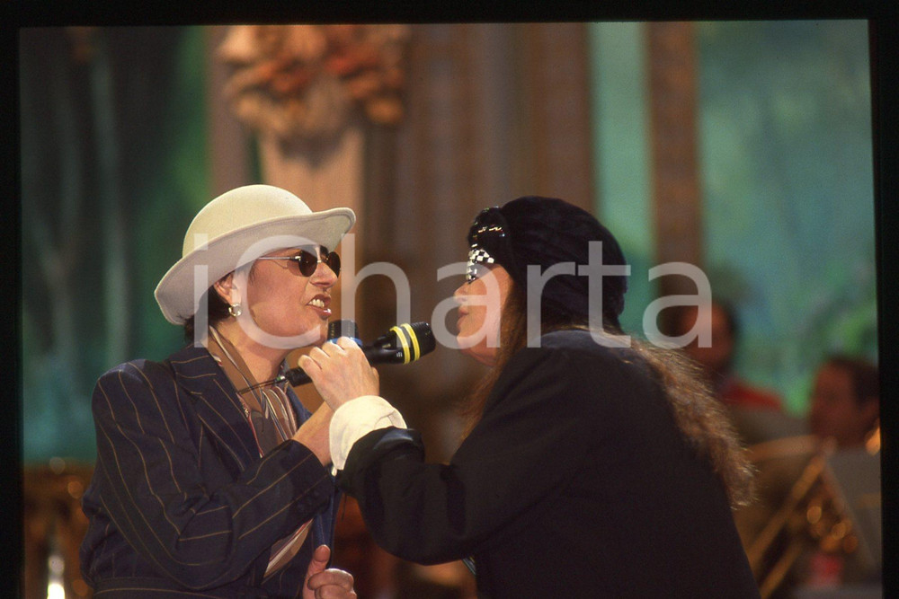 35mm vintage slide* 1993 FESTIVAL SANREMO - Mia MARTINI e Loredana BERTÈ (15)