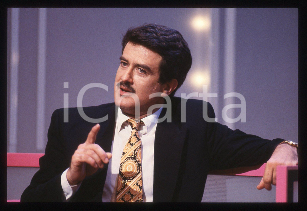 35mm vintage slide* 1990 ca CANALE 5 TRA MOGLIE E MARITO VIP Giuseppe PAMBIERI 1