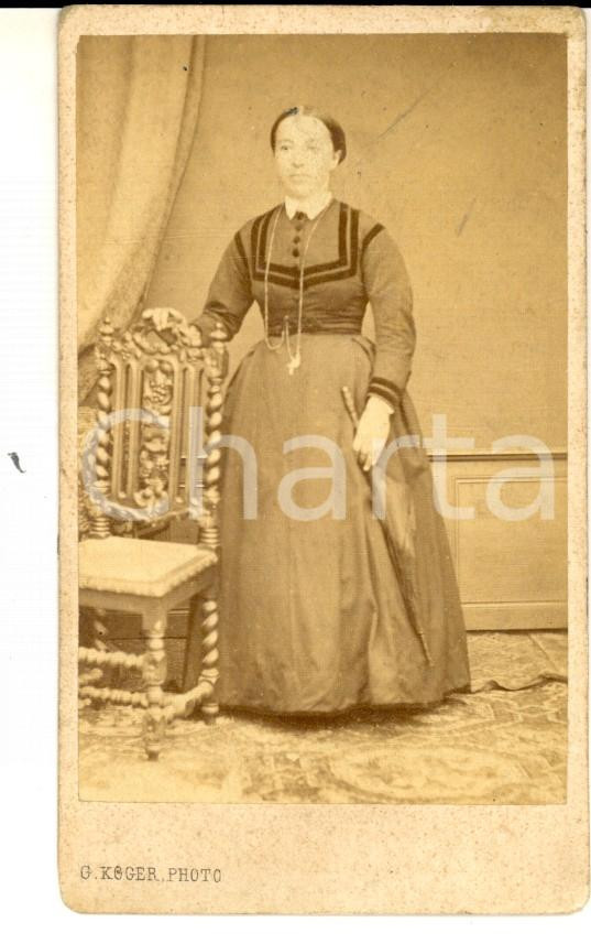 Fotografia d epoca originale 1870 ca MONTBELIARD FRANCE Portrait d une femme Photo KOGER VINTAGE CDV 1