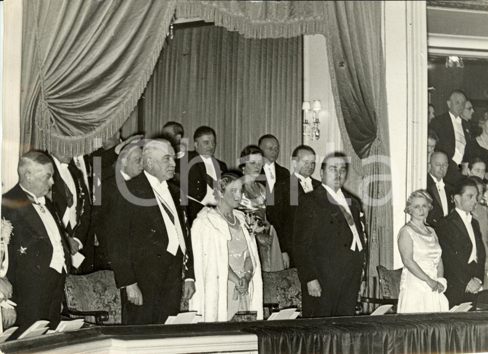 Fotografia d epoca originale 1938 BERLINO  DEUTSCHES OPERNHAUS  Milan STOJADINOVIC e moglie ospiti FOTO 1