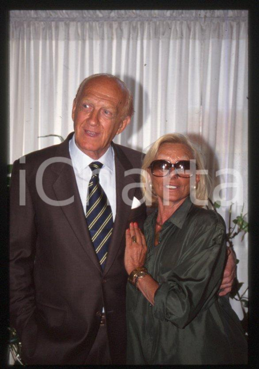 Fotografia d epoca originale 1996 MILANO Raimondo VIANELLO Sandra MONDAINI 35mm vintage slide 11 1