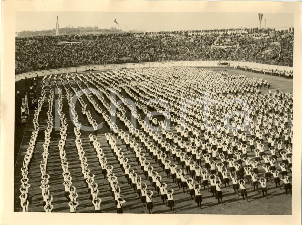Fotografia d epoca originale 1935 ca MILANO Concorso ginnicomilitare Giovani Italiane  Esibizione Foto 1
