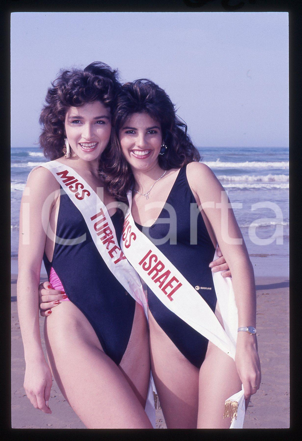 35mm vintage slide* 1988 RAGUSA - MISS EUROPA Limor MAGEN e Sebnem TAN Ritratto