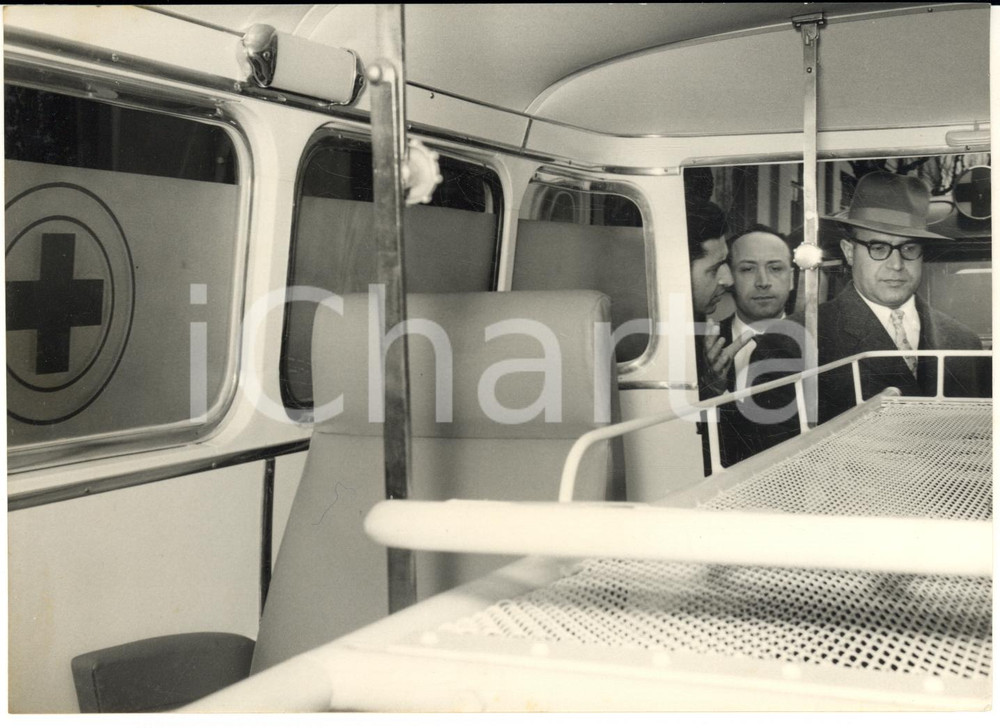 1958 MILANO Ministro Jafar SHARIF-EMAMI visita ALFA ROMEO - Ambulanza *Foto