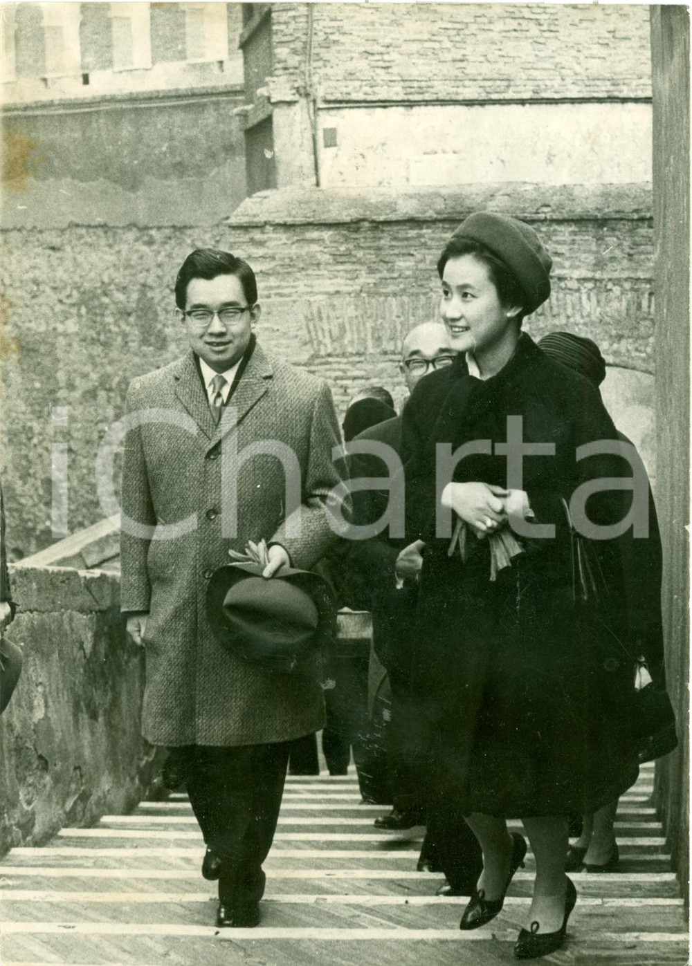 Fotografia d epoca originale 1965 ROMA Principe giapponese HITACHI visita CASTEL SANT ANGELO Fotografia 1