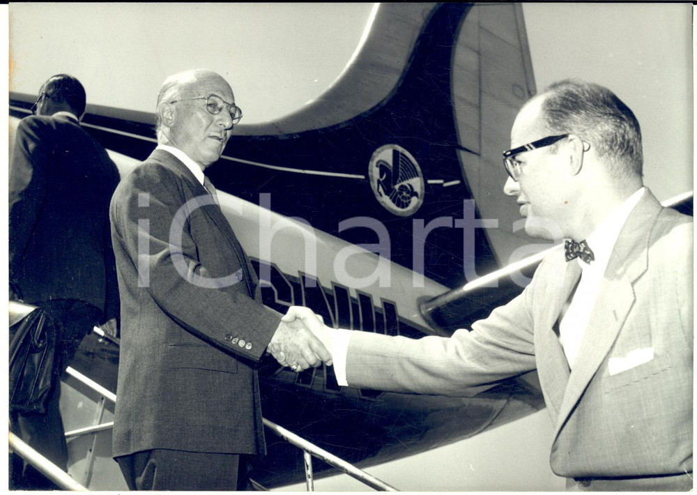 1957 ROMA Ambasciatore James ZELLERBACH in partenza per gli Stati Uniti - Foto