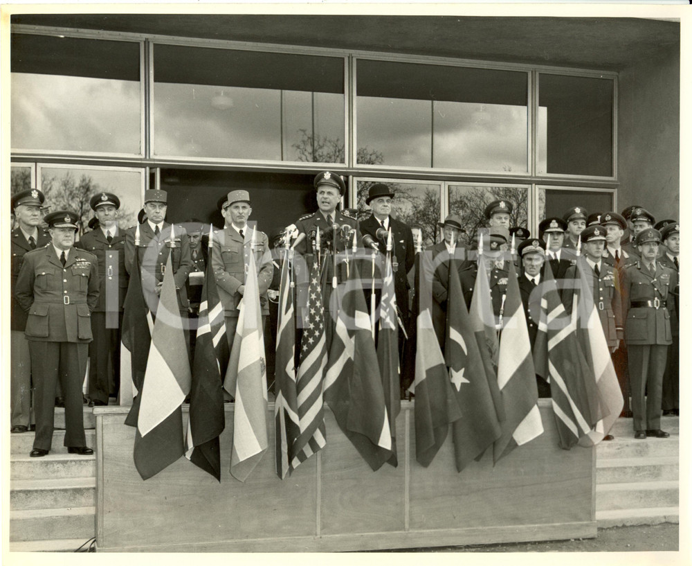 Fotografia d epoca originale 1953 MARLYLEROI F SHAPE Second Anniversary Matthew RIDGWAY s address Photo 1