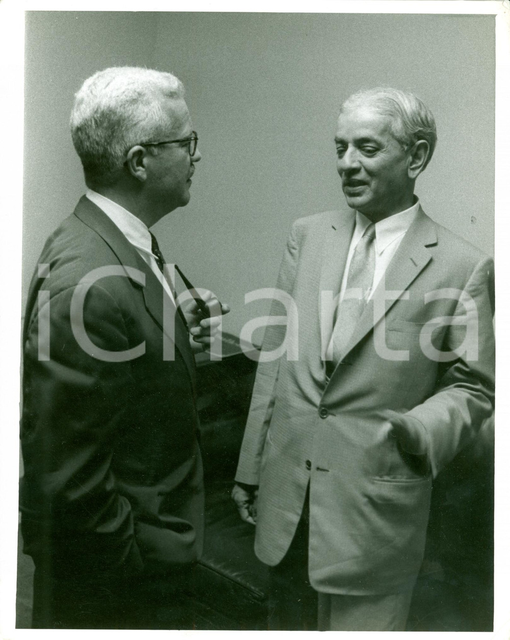 Fotografia d epoca originale 1956 WASHINGTON USA Jack BEAL intervsita Gaganvihari MEHTA ambasciatore INDIA 1