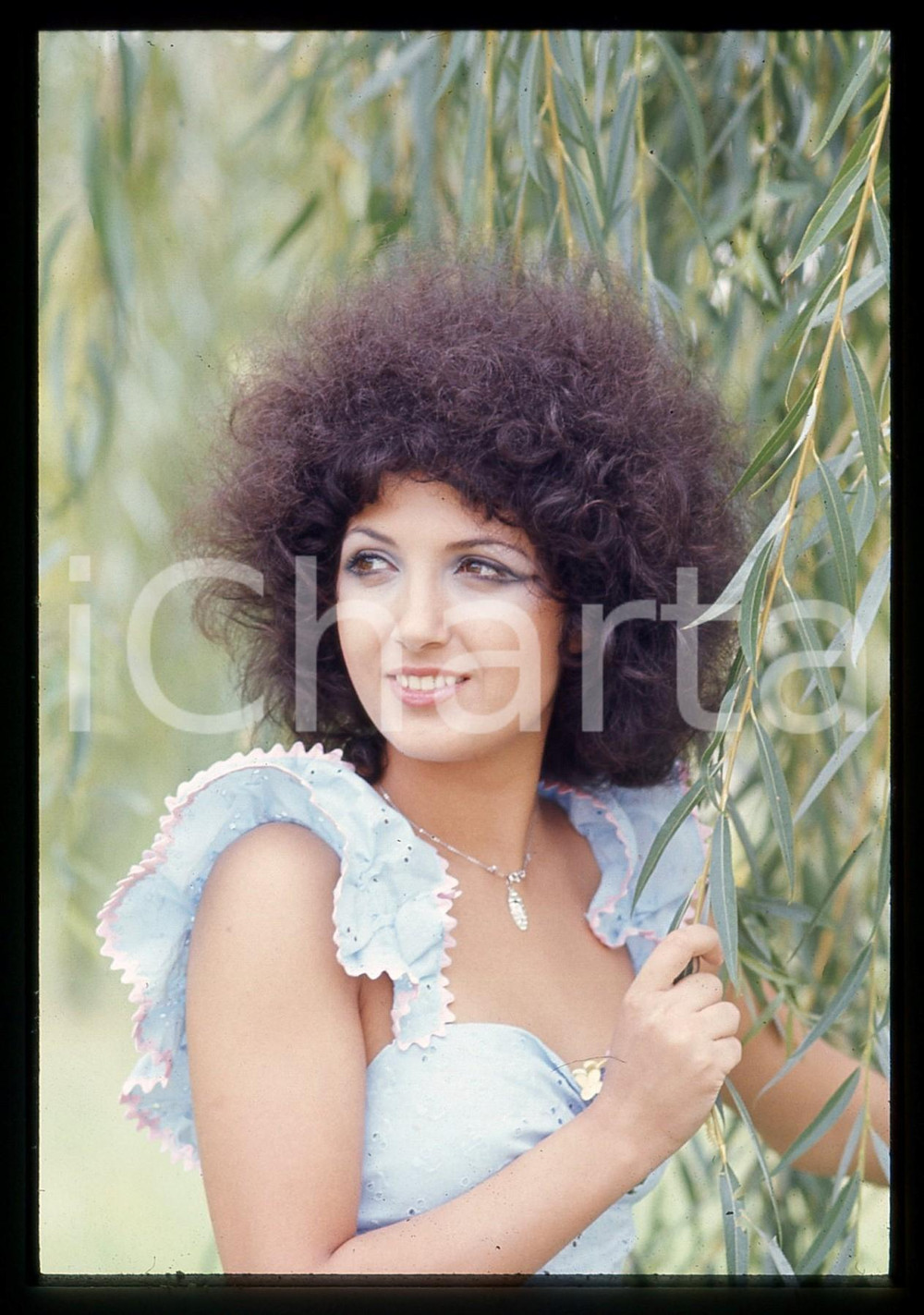 35mm vintage slide* 1975 ca ITALIA Marcella BELLA in campagna Ritratto (2)