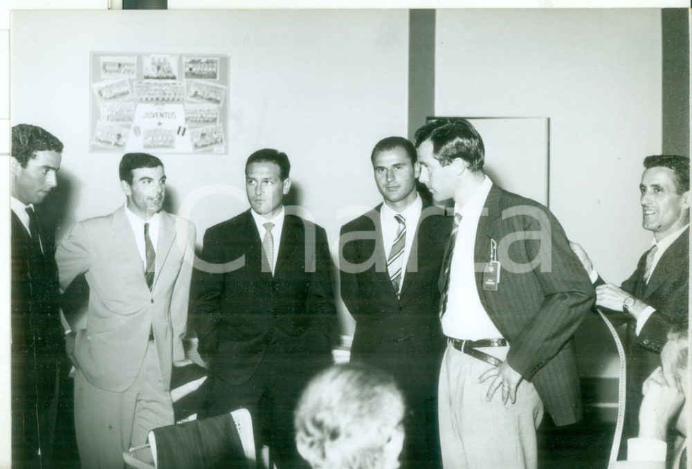 Fotografia d epoca originale 1961 TORINO Raduno JUVENTUS  Bruno NICOLÃˆ Gianfranco BOZZAO Giuseppe GASPARI 1