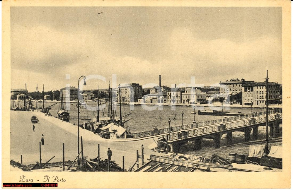 Cartolina originale da collezione 1930 ca ZARA CROAZIA Veduta del porto Cartolina postale ANIMATA con barche FP 1