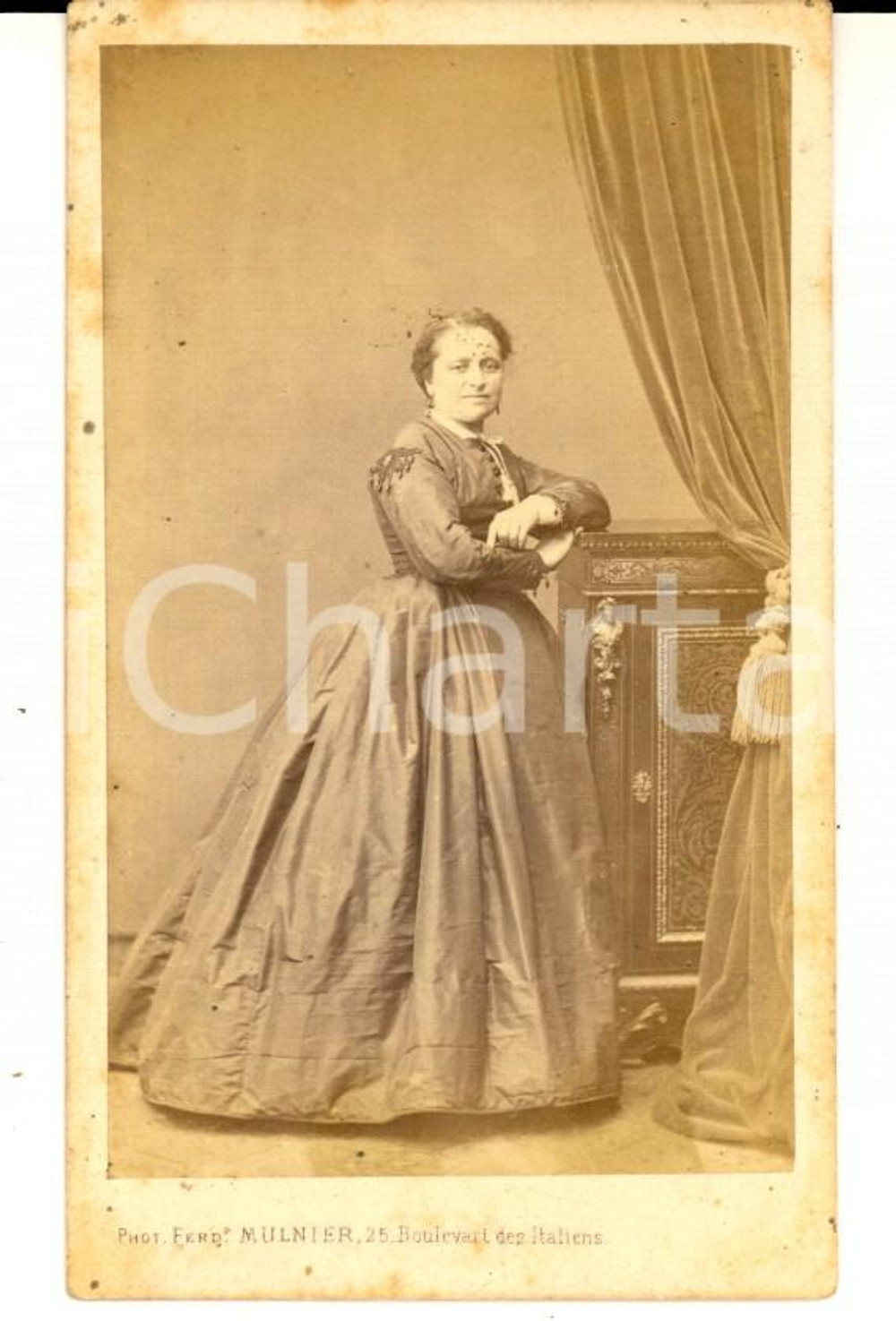 Fotografia d'epoca originale 1870 ca PARIS (F) Ritratto di donna in abito scuro *Foto Ferdinand MULNIER 1