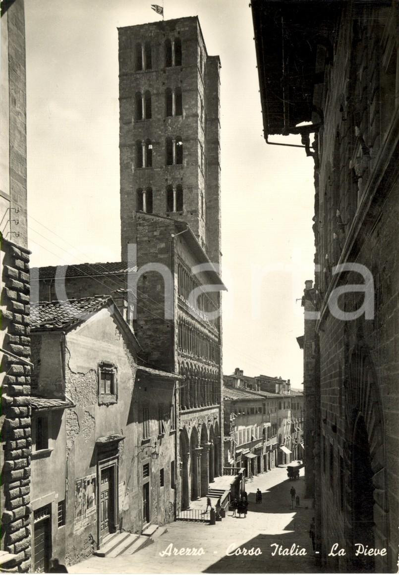 Cartolina originale da collezione 1950 AREZZO Corso ITALIA con chiesa di SANTA MARIA DELLA PIEVE Animata FG VG 1