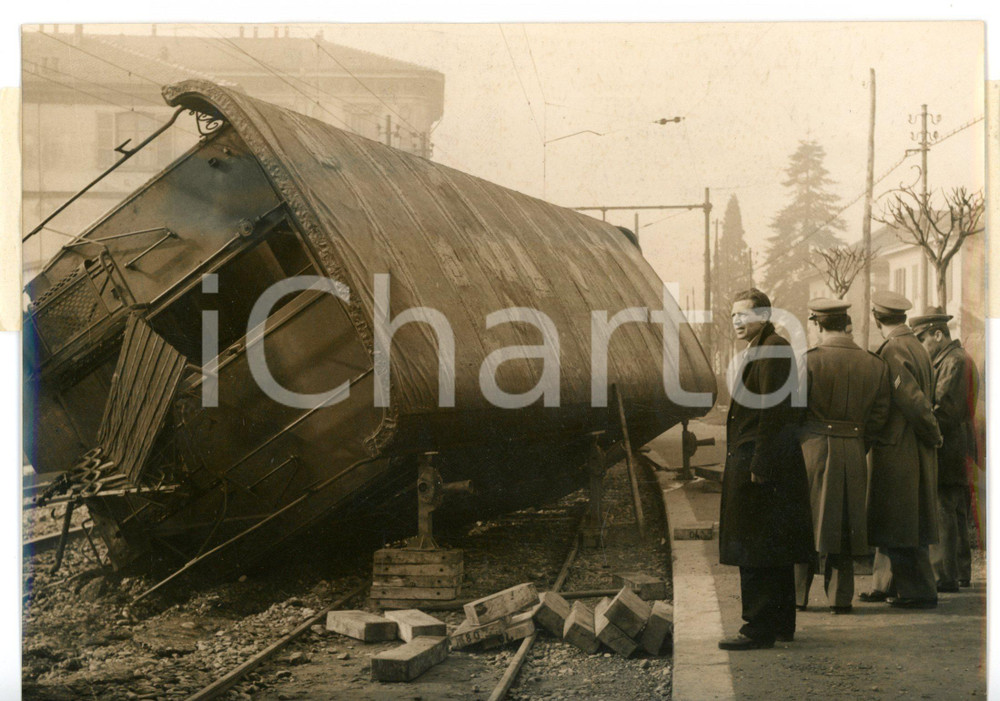 1956 MEDA Linea MILANO-ASSO Vagone rovesciato a causa di un binario danneggiato