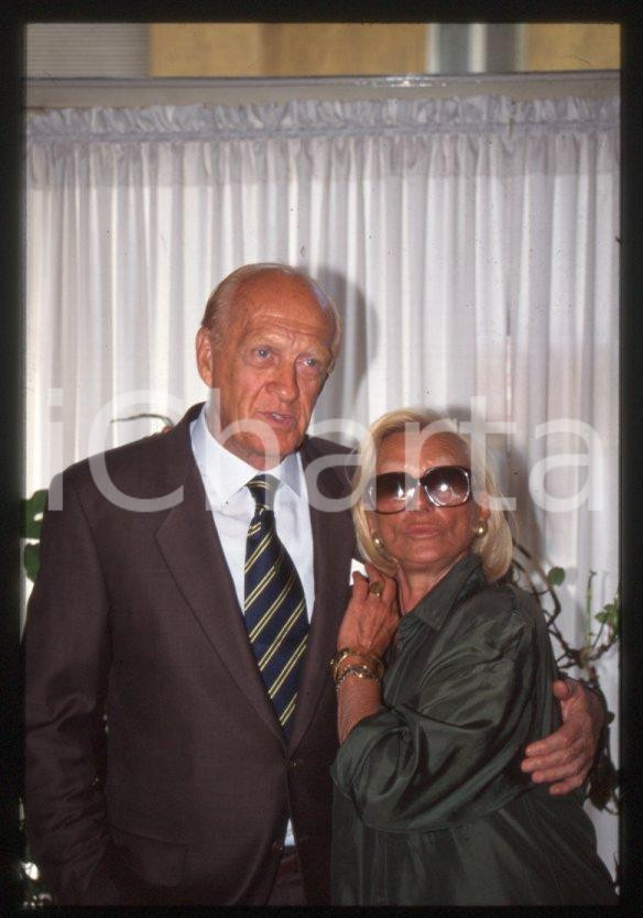 Fotografia d epoca originale 1996 MILANO Raimondo VIANELLO Sandra MONDAINI 35mm vintage slide 18 1
