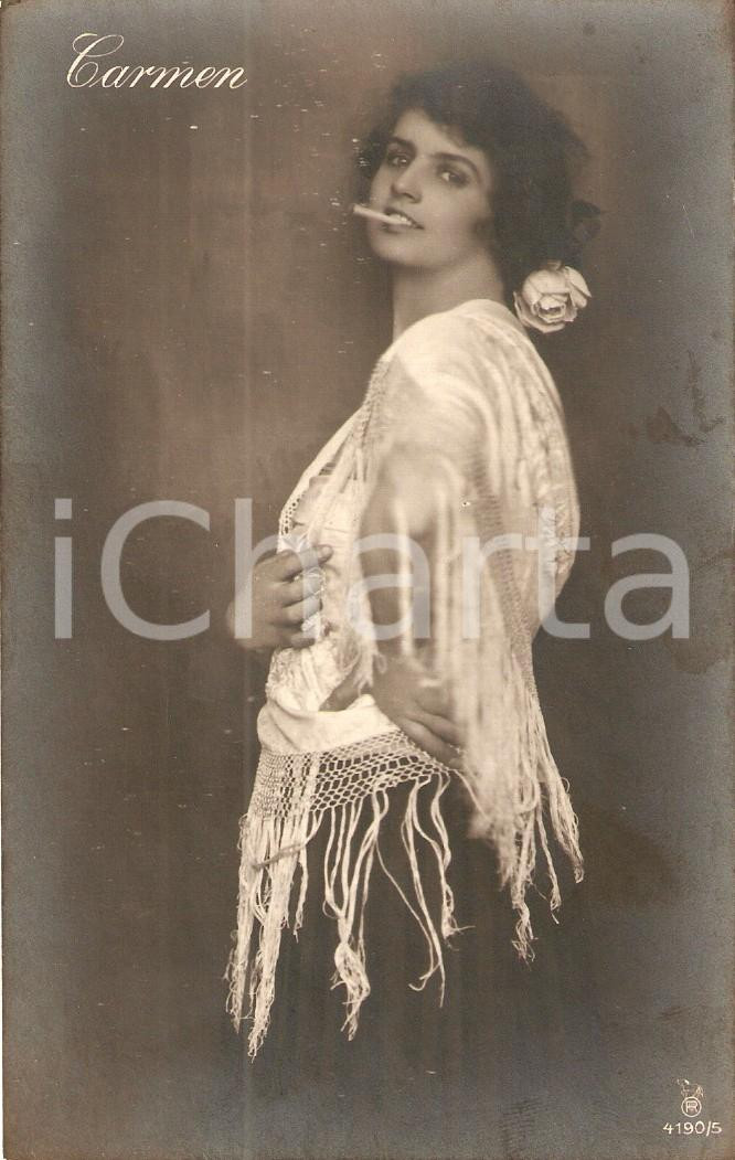 Cartolina originale da collezione 1920 ca OPERA Attrice interpreta CARMEN fumando una sigaretta Cartolina FP NV 1