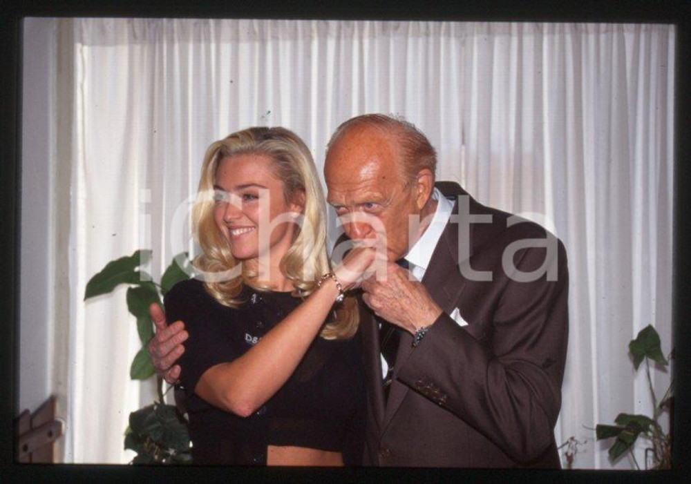 Fotografia d epoca originale 1996 MILANO Raimondo VIANELLO Paola BARALE 35mm vintage slide 10 1