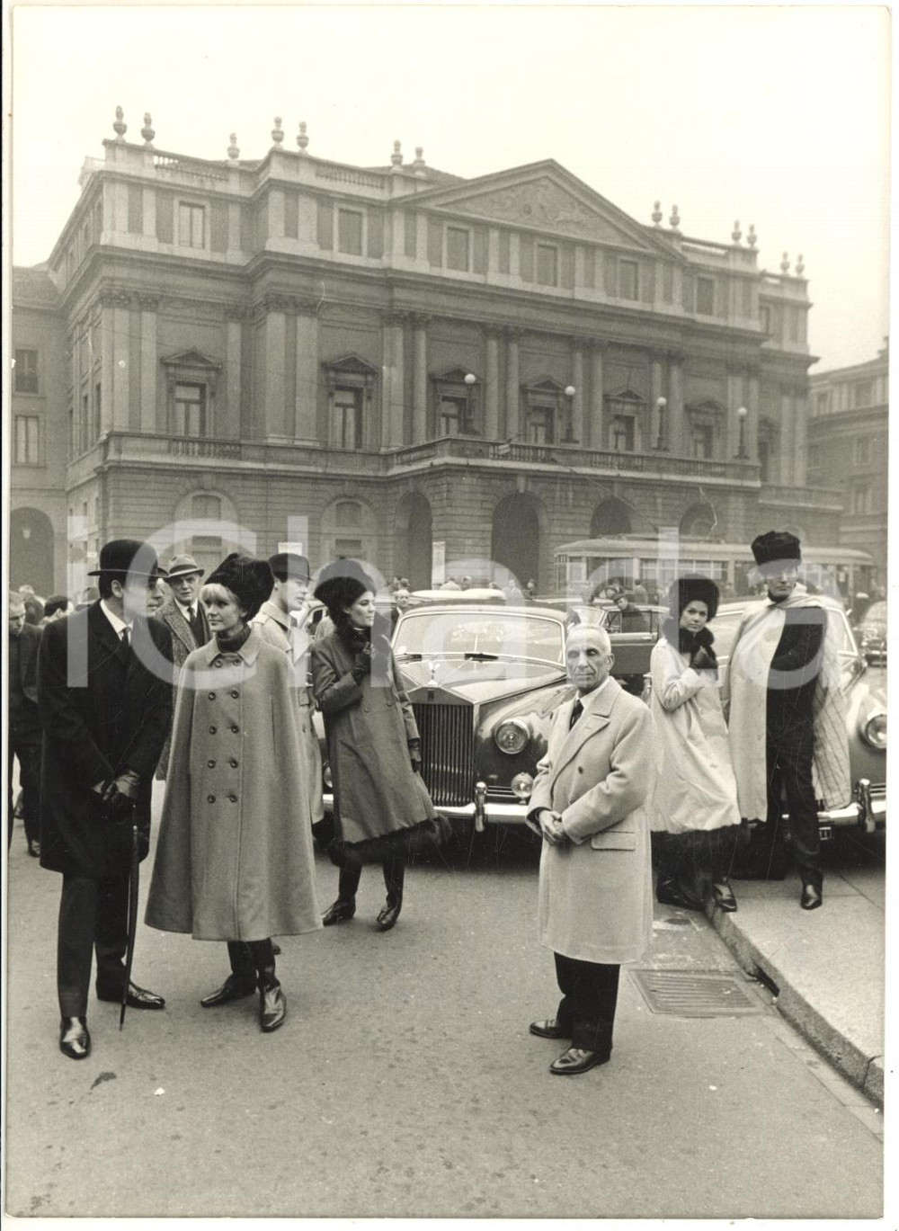 1966 MILANO Piazza della Scala - Guglielmo MIANI organizza sfilata moda inglese