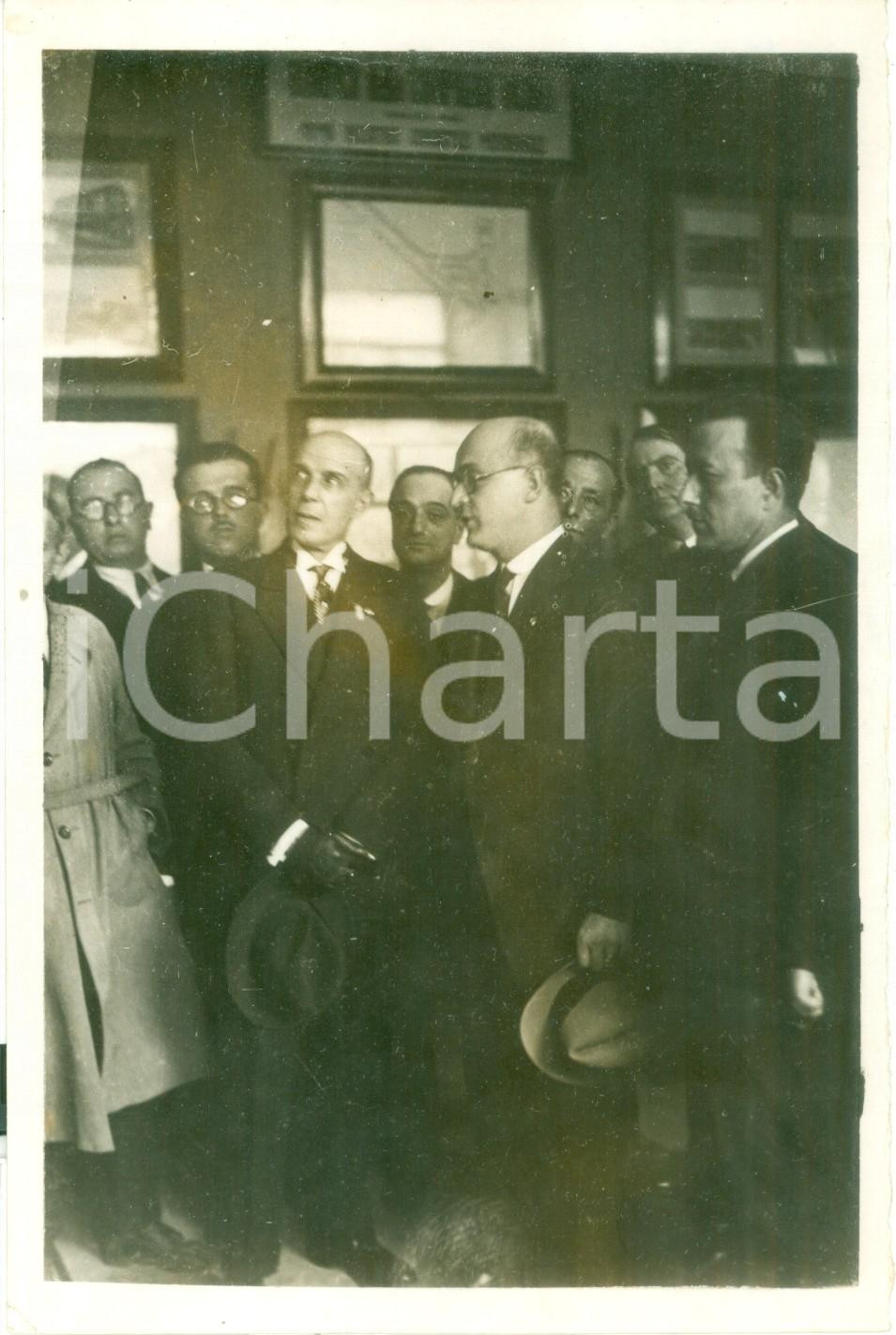 Fotografia d epoca originale 1930 NAPOLI AutoritÃ  in visita a una mostra d arte Fotografia 1