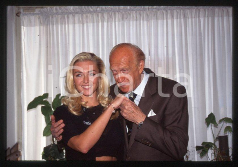 Fotografia d epoca originale 1996 MILANO Raimondo VIANELLO Paola BARALE 35mm vintage slide 14 1