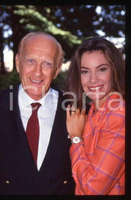 Fotografia d epoca originale 1992 TV PRESSING Raimondo VIANELLO Lu Ann NADEAU 35mm vintage slide 9 1