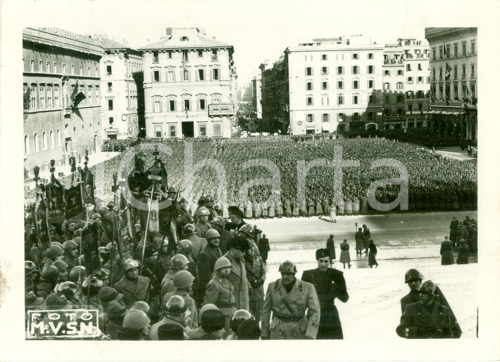 Fotografia d epoca originale 1937 ROMA XIV anniversario Milizia Volontaria MVSN Legioni in Piazza VENEZIA 1
