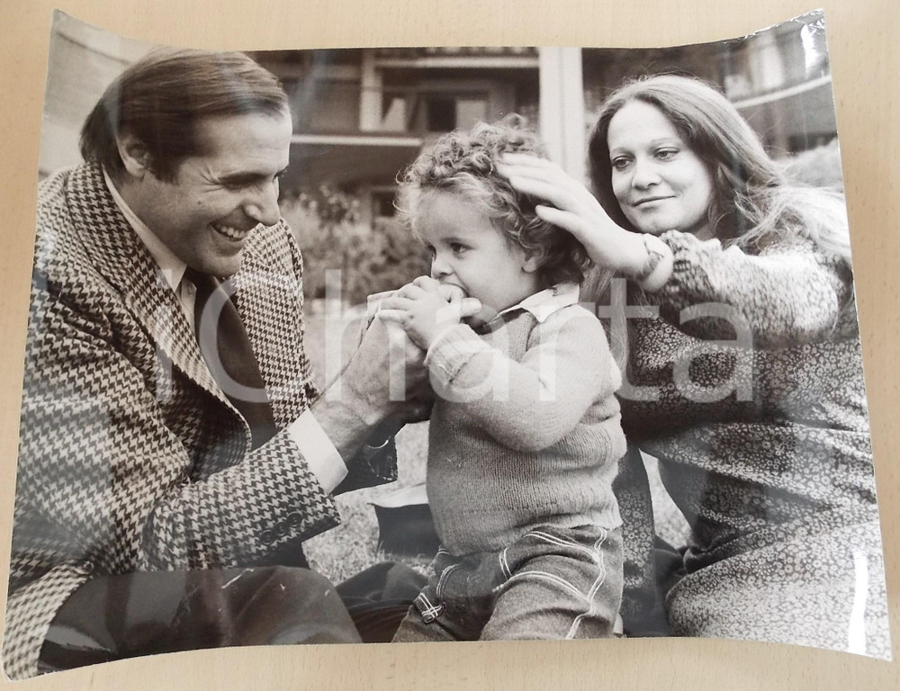 1970 ca COSTUME Carlo GIUFFRE' con moglie e figlio bambino (3) Foto 40x30 cm