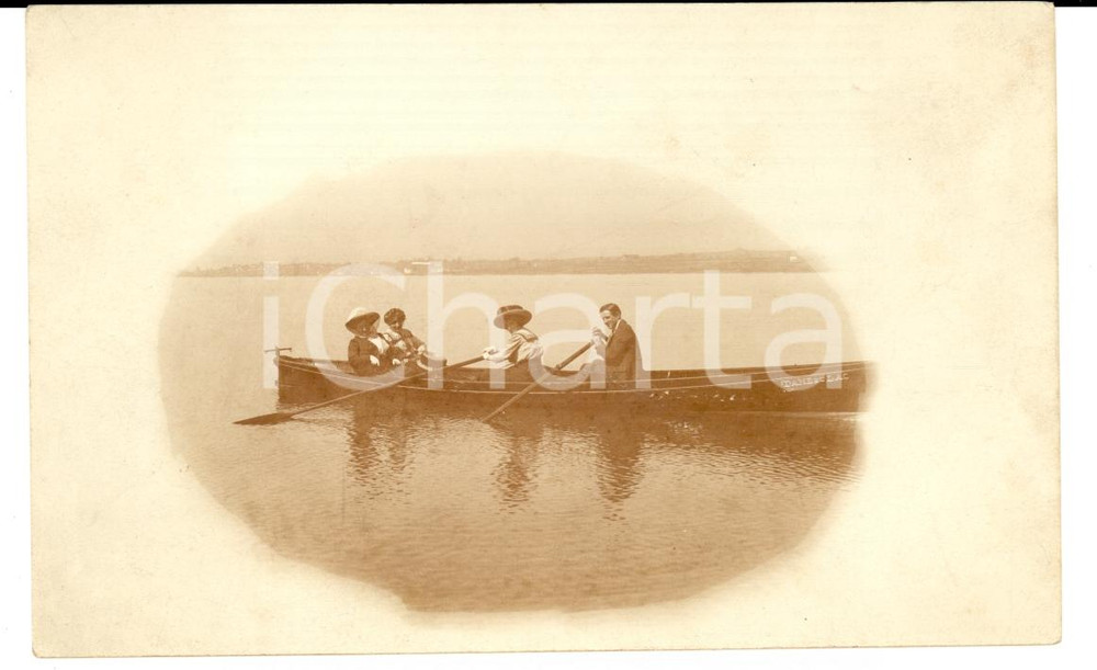 Fotografia d'epoca originale 1900 ca LAGO DI GINEVRA (CH) Gita in barca a remi sulla DAME DU LAC *Fotografia 1