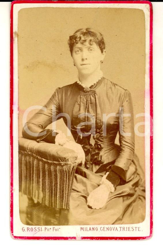 Fotografia d epoca originale 1880 ca GENOVA Ritratto di donna in abito scuro Fotografia GIULIO ROSSI CDV 1