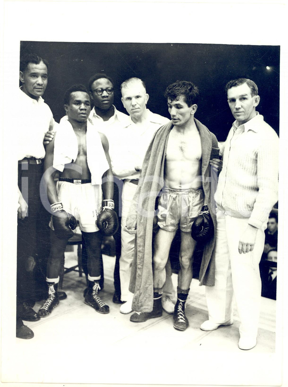 1956 BOXE LIVERPOOL Hogan Kid BASSEY and Aldo PRAVISANI after their contest