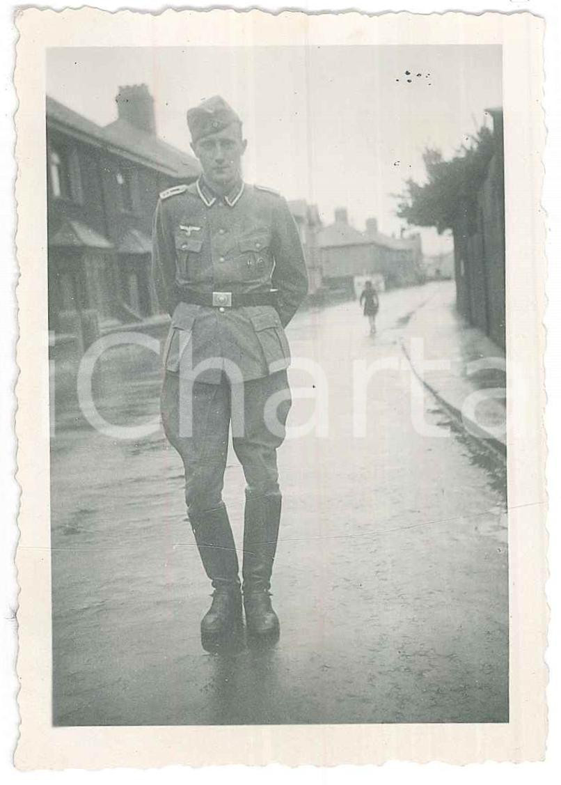 1936 JERSEY (UK) WEHRMACHT - 13 Komp. Inf. Rgt. 15 - Officer *Photo 6x9 (7) Fotografia originale d'epoca.    FAIR/discreto residui cartacei e abrasioni al verso; piccole macchie al lato superiore Formato: 6x9 cm originale e autentica 1