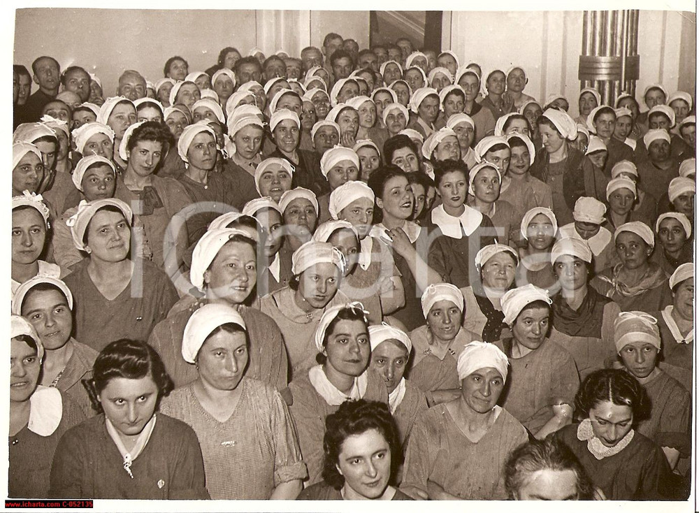 Fotografia d'epoca originale 1939 MILANO Maestranze della Manifattura TABACCHI 1