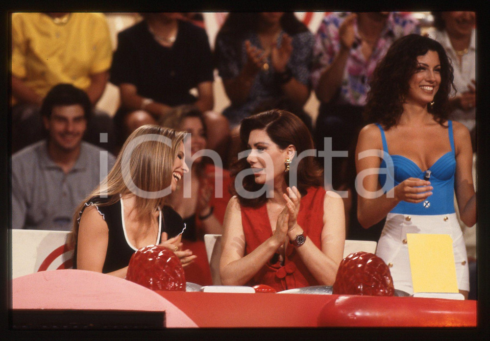 35mm vintage slide* 1995 CANALE 5 - Edwige FENECH e Laura FREDDI a IL QUIZZONE