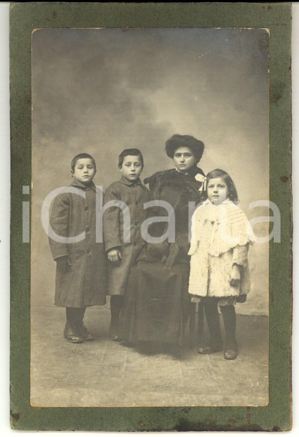 Fotografia d epoca originale 1910 ca FRANCIA ? Ritratto di una madre con i tre figli Foto VINTAGE 10x16 1