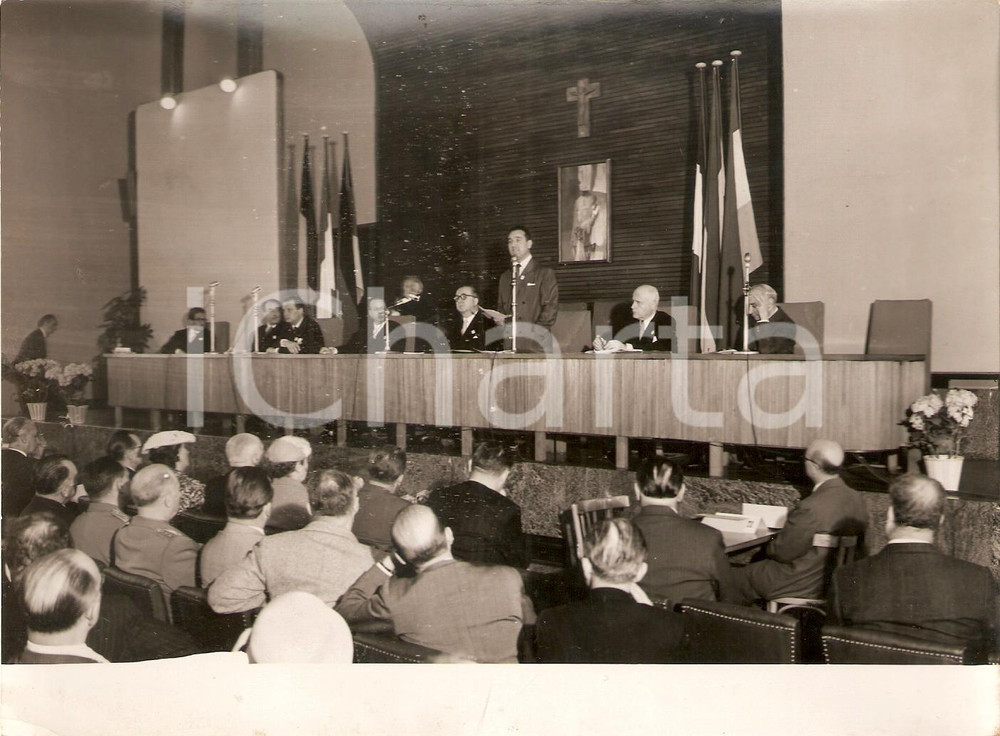 Fotografia d epoca originale 1957 MILANO   BOCCONI Congresso Studi CECA Intervento di Enzo GIACCHERO Foto 1