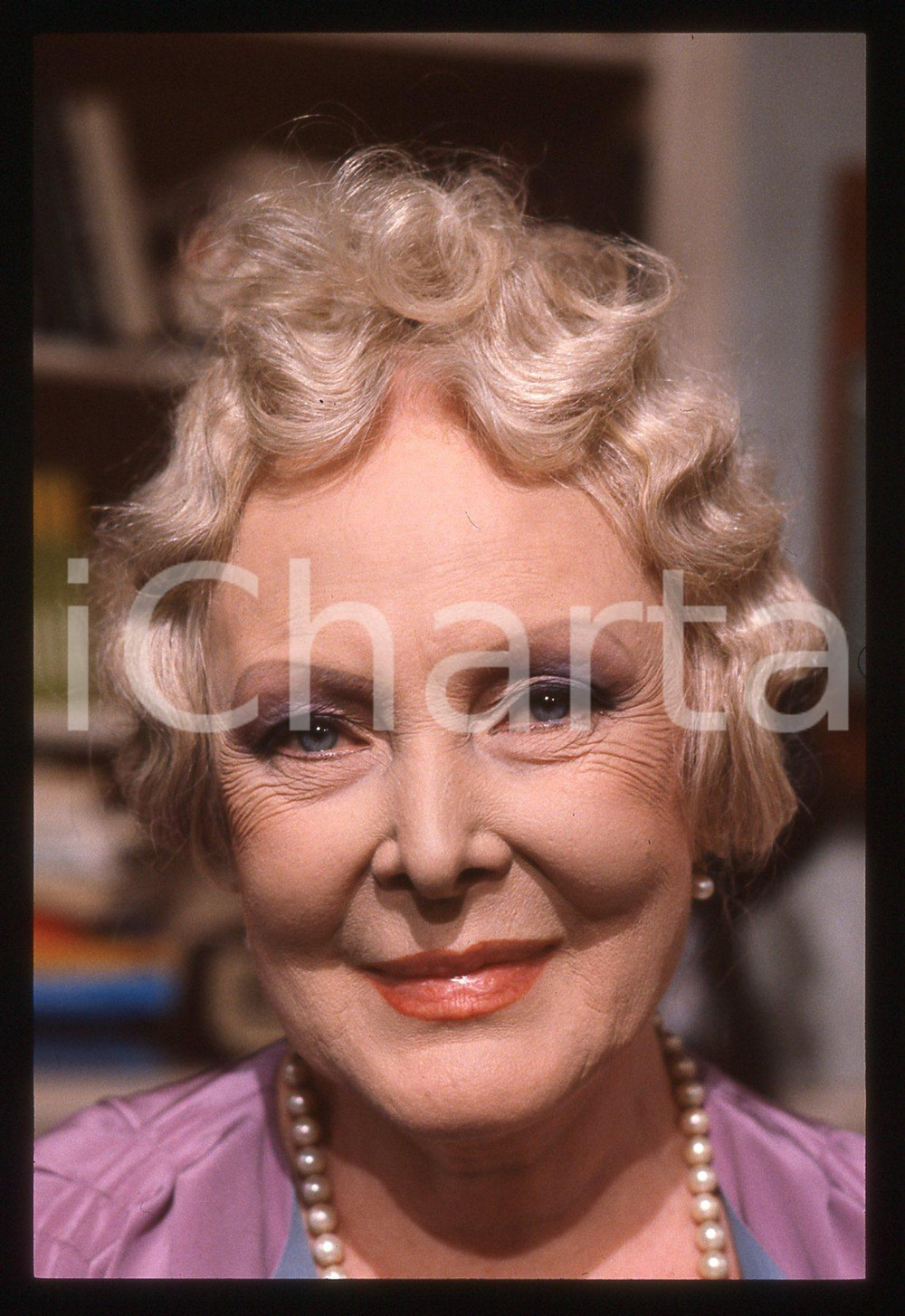 35mm vintage slide* 1990 RAI 2 - Caterina BORATTO a VILLA ARZILLA (4)