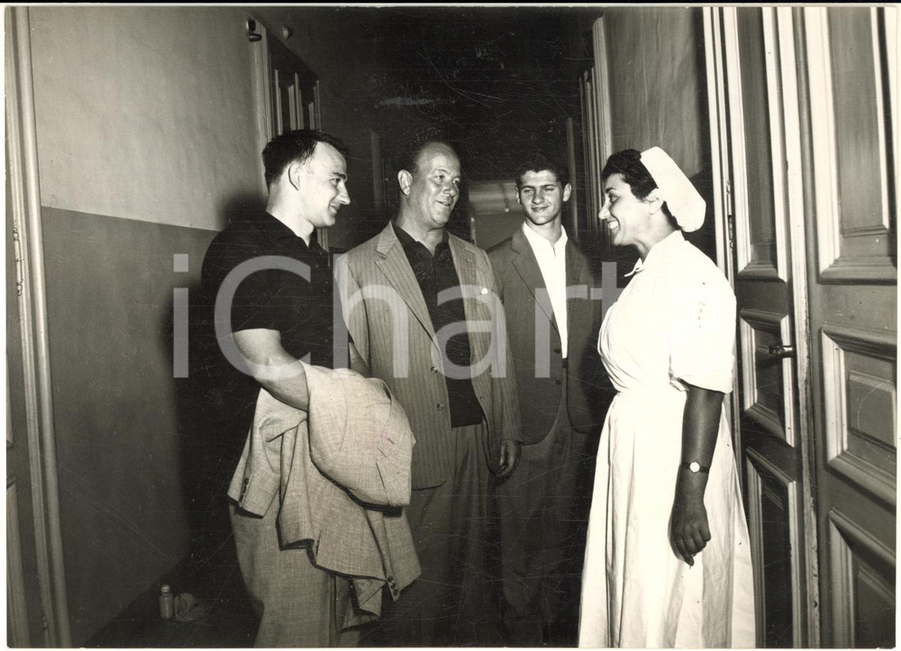 1956 TORINO CALCIO JUVENTUS Bruno MAZZIA e Sergio CERVATO alla visita medica