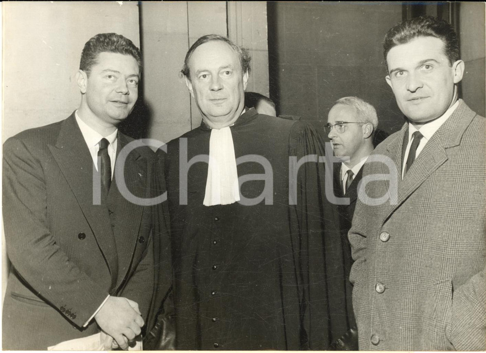  1960 PARIS Procès des Barricades - Jacques ISORNI Lieutenant SANNE *Photo