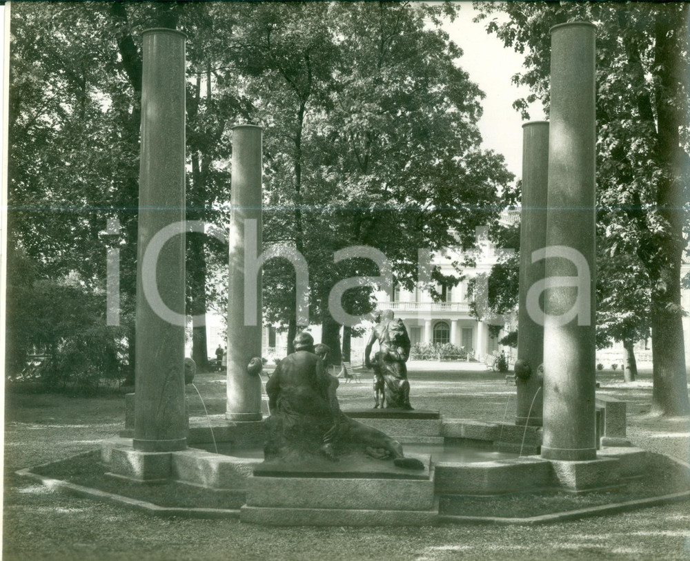 Fotografia d epoca originale 1932 OLGIATE OLONA Fontana a Luigi MANGIAGALLI Villa GREPPIGONZAGA Fotografia 1