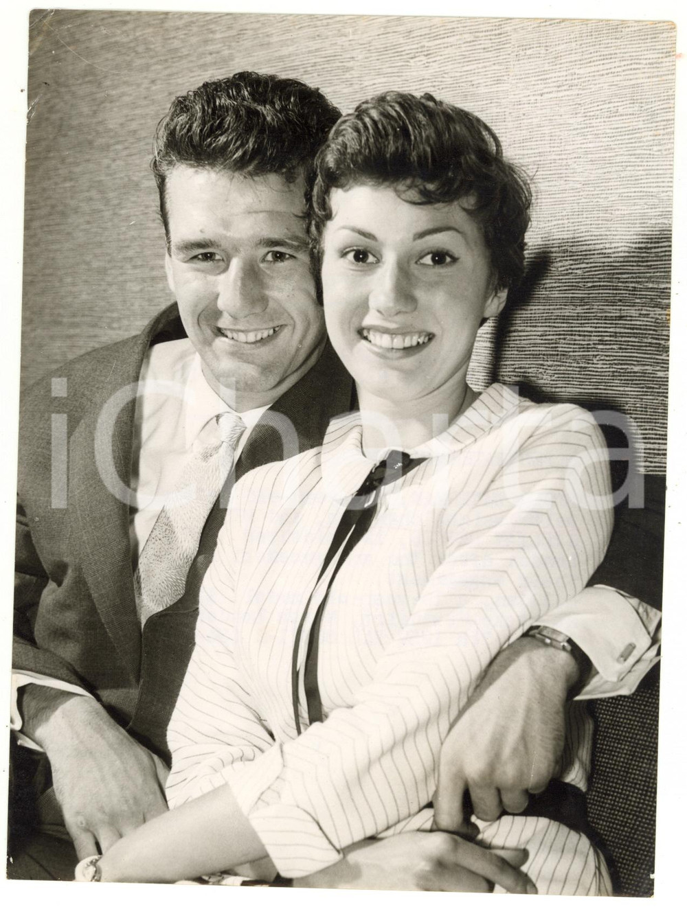 1957 LONDON Welterweight champion Peter WATERMAN with his fiancée Gillian DAVIES