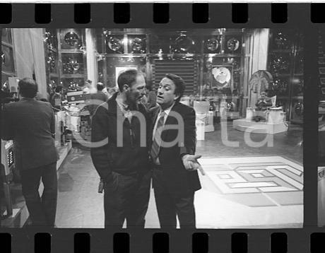 Fotografia d epoca originale 35mm LOTTO 1 NEGATIVO  1984 RAI 1 TEST Emilio FEDE ritratto con collaboratore 1