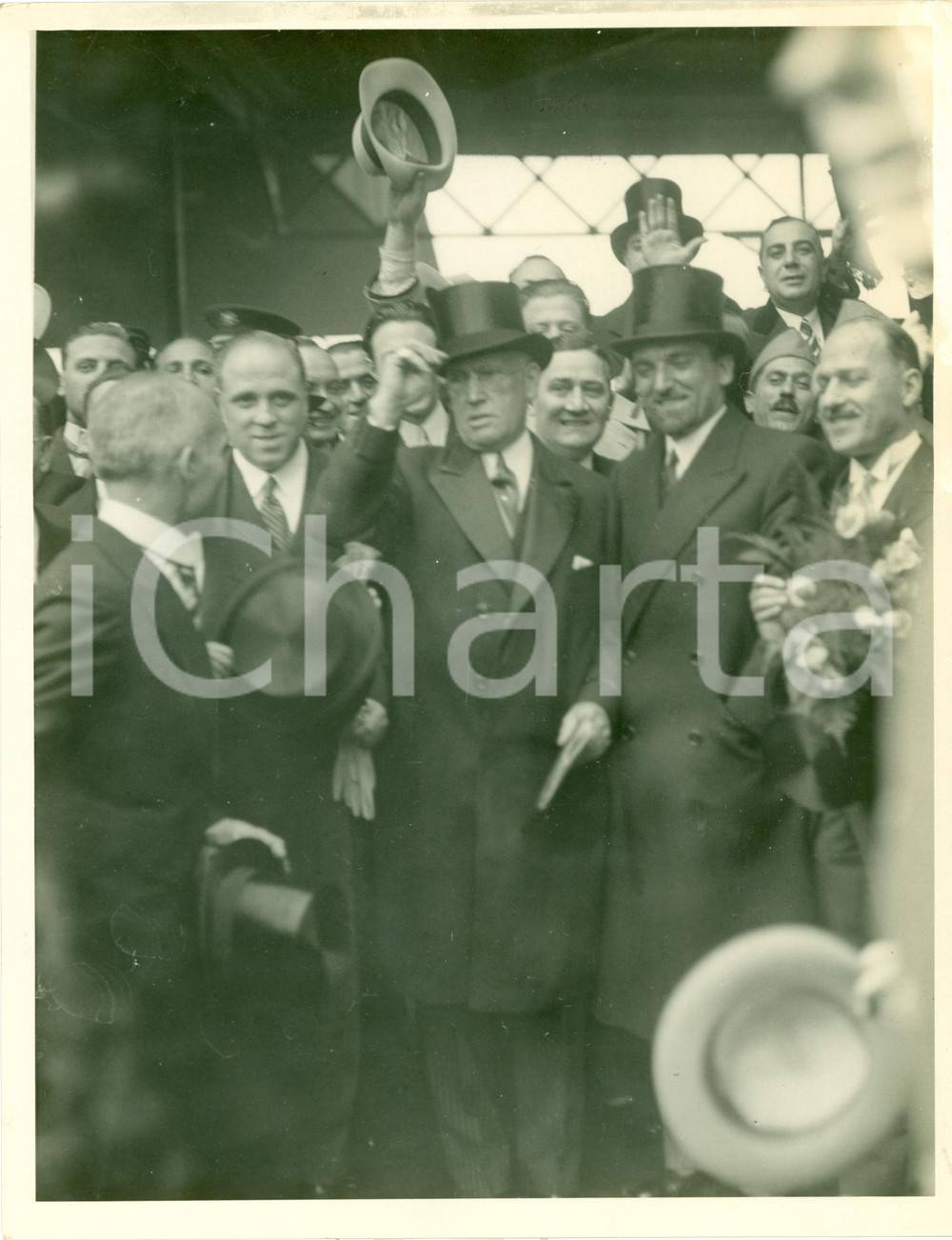 Fotografia d epoca originale 1931 PHILADELPHIA USA Dino GRANDI Harry MACKEY acclamati dalla folla FOTO 1