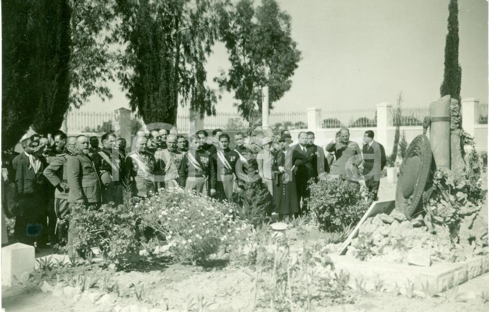 Fotografia d epoca originale 1933 HENNI LIBIA AutoritÃ  rendono omaggio a Caduti SCIARASCIAT Fotografia 1